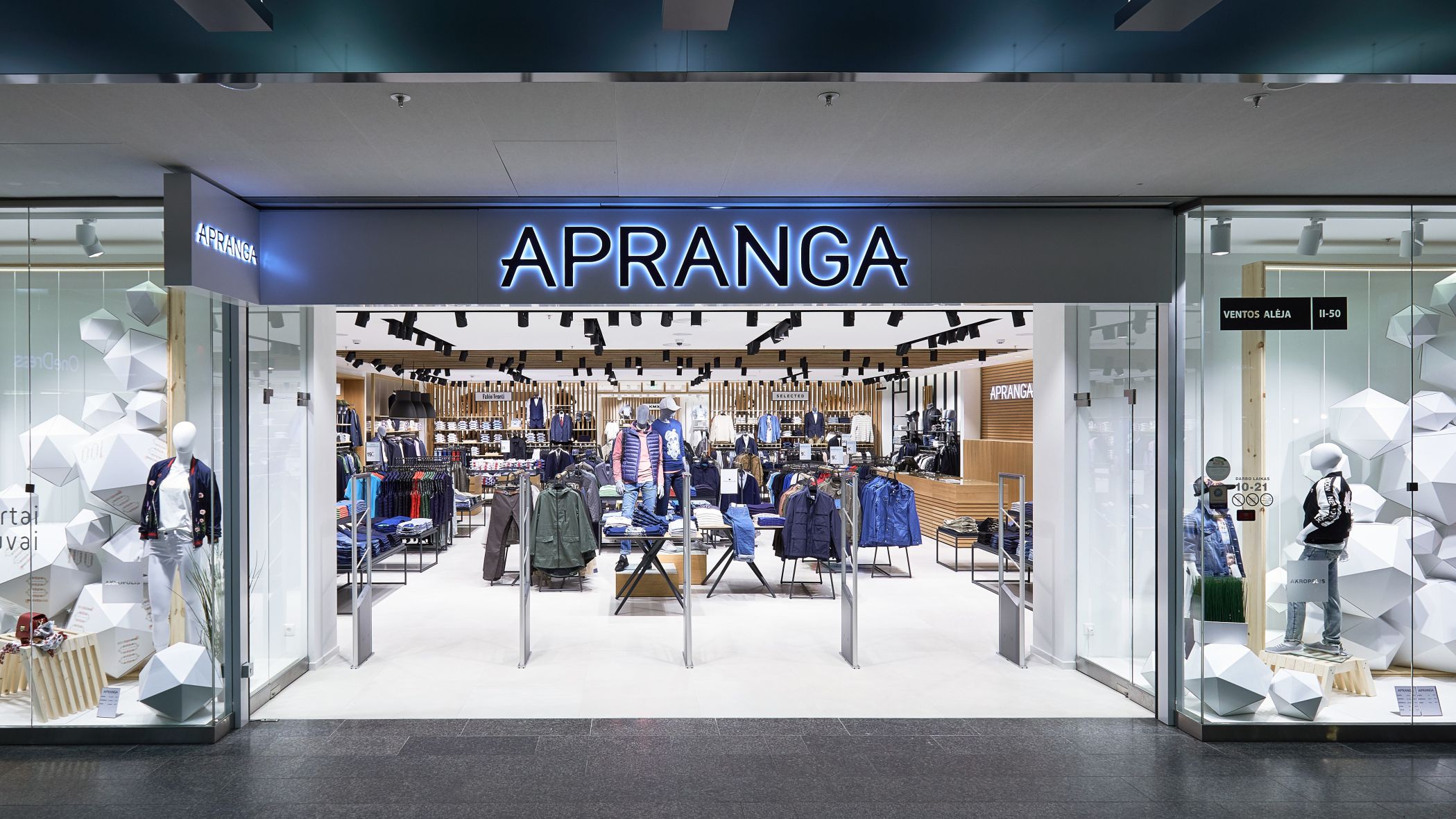 APRANGA-PREKYBOS CENTRAS  AKROPOLIS-SIAULIAI 2018